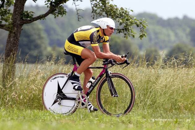 Erik Zabel (Deutschland Team Telekom) Radsport Herren Deutschlandtour 2003, Deutschland-Tour, Deutschlandrundfahrt, Rundfahrt, Straße, Rad, Vdig Einzelbild Bretten