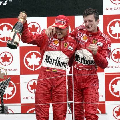 Michael Schumacher (Deutschland, li.) und Renningenieur Chris Dyer (Australien beide Ferrari) bejubeln den Sieg Motorsport Grand Prix Herren Großer Preis von Kanada 2003, Formel 1 Weltmeisterschaft, F1, F, GP, WM, Vdig Gruppe Montreal Freude,