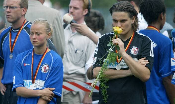 Annelie Brendel (li.) und Torhüterin Nadine Angerer (beide Potsdam) enttäuscht Fußball 1. BL Damen Saison 2002 2003, 1. FFC Turbine Potsdam, Frauen, Frauenfußball, Vdig Gruppe Potsdam Enttäuschung,