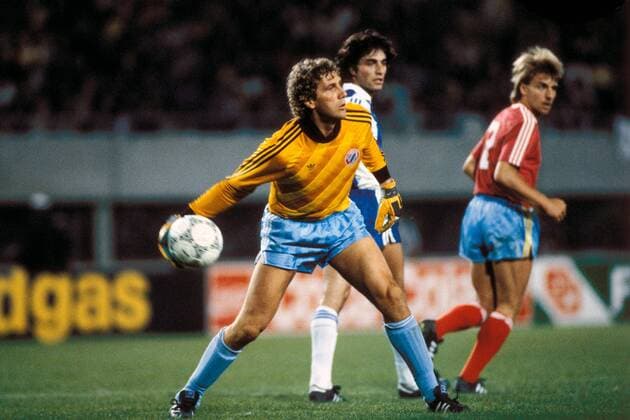 Jean-Marie Pfaff (Bayern) - Abwurf Fußball EC 1 Herren Europapokal der Landesmeister 1986 1987, Europacup, Endspiel, FC Porto - FC Bayern München 2:1 Einzelbild Wien
