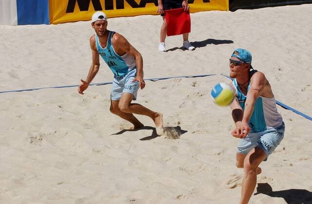 Jonas Reckermann (re., TuS Schladern) und Markus Dieckmann (Bayer Dormagen beide Deutschland) Beachvolleyball Herren Swiss Open 2003, FIVB World Tour, Worldtour, Masters Series, Beach, Gruppe Gstaad Dynamik,