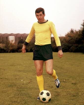 Lothar Emmerich (BVB) am Ball Fußball 1. BL Herren Saison 1964 1965, Borussia Dortmund, Shooting, Fotoshooting, Fototermin Einzelbild Dortmund