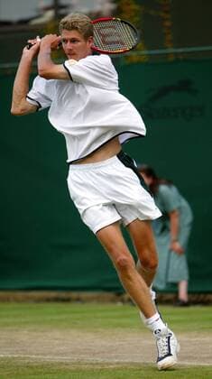 Alexander Popp (Deutschland) - Rückhand Tennis Herren All England Championships 2003, Grand Slam, ATP-Tour, Rasen, Rasenplatz, Rasentennis, Rasenturnier Einzelbild Wimbledon London Dynamik,