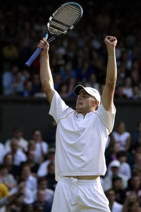 Andy Roddick (USA) jubelt Tennis Herren All England Championships 2003, Grand Slam, ATP-Tour, Rasen, Rasenplatz, Rasentennis, Rasenturnier Einzelbild Wimbledon London Freude, Begeisterung,