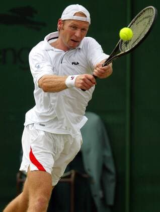 Rainer Schüttler (Deutschland) - beidhändige Rückhand Tennis Herren All England Championships 2003, Grand Slam, ATP-Tour Einzelbild Wimbledon London Dynamik,