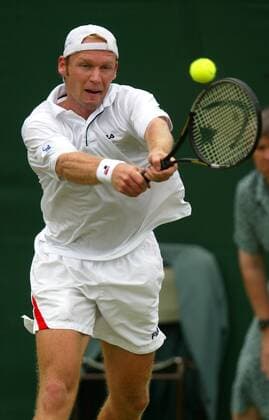 Rainer Schüttler (Deutschland) - beidhändige Rückhand Tennis Herren All England Championships 2003, Grand Slam, ATP-Tour Einzelbild Wimbledon London Dynamik,