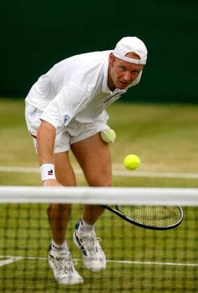 Rainer Schüttler (Deutschland) - Rückhandvolley Tennis Herren All England Championships 2003, Grand Slam, ATP-Tour, Rasen, Rasenplatz, Rasentennis, Rasenturnier Einzelbild Wimbledon London