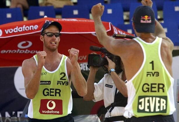 Christoph Dieckmann (Deutschland) jubelt mit seinem Teamkollegen Beachvolleyball Herren Swatch-FIVB World Tour 2003, Vodafone Grand Slam, Worldtour, Beach Gruppe Berlin Freude,