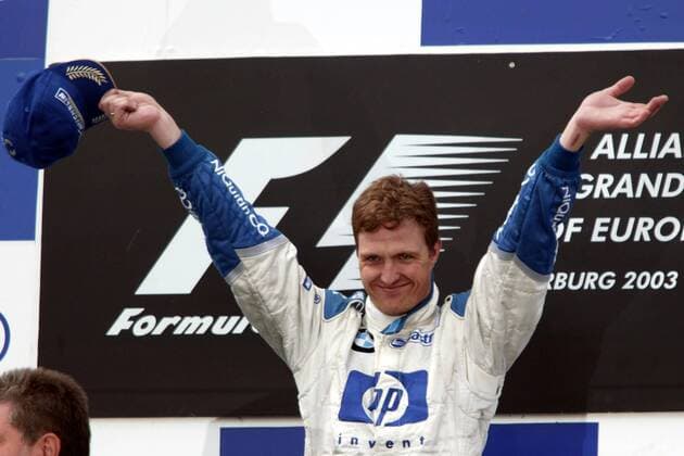 Ralf Schumacher (Deutschland BMW-Williams) bejubelt seinen Sieg Motorsport Grand Prix Herren Großer Preis von Europa 2003, Formel 1 Weltmeisterschaft, F1, F, GP, WM, Vdig Einzelbild Nürburgring Nürburg Begeisterung, Freude,