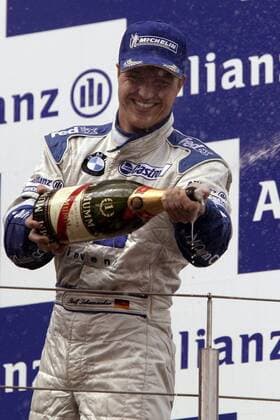 Sieger Ralf Schumacher (Deutschland BMW-Williams) bei der obligatorischen Champagnerdusche Motorsport Grand Prix Herren Großer Preis von Europa 2003, Formel 1 Weltmeisterschaft, F1, F, GP, WM , Vdig Einzelbild Nürburgring Nürburg Freude,