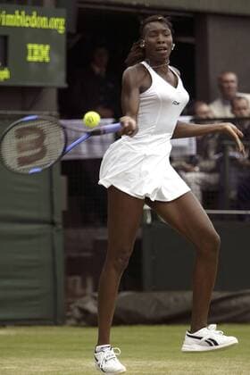 Venus Williams (USA) - Vorhand Tennis Damen All England Championships 2003, Grand Slam, WTA-Tour, Rasen, Rasenplatz, Rasentennis, Rasenturnier, Einzelbild Wimbledon London Dynamik,