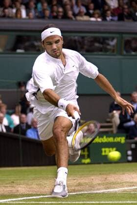 Roger Federer (Schweiz) - Vorhand Tennis Herren All England Championships 2003, Grand Slam, ATP-Tour, Halbfinale, Vdig Einzelbild Wimbledon London Dynamik,