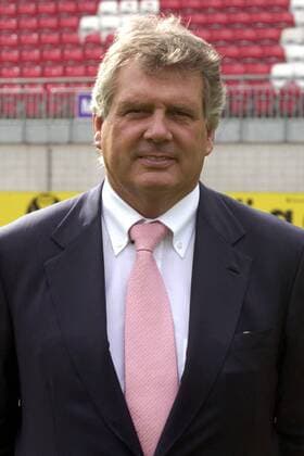 Vorstandsvorsitzender Rene C. Jäggi (Lautern) Fußball 1. BL Herren Saison 2003 2004, 1. FC Kaiserslautern, Vorstellung, Präsentation, Pressetermin, Porträttermin, Porträt Kaiserslautern