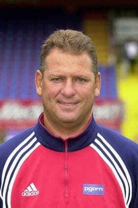 Trainer Frank Pagelsdorf (VfL Osnabrück) Fußball 2. BL Herren Saison 2003 2004, Vorstellung, Präsentation, Pressetermin, Porträttermin, Vdig Porträt Osnabrück