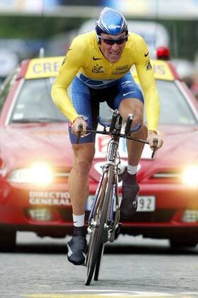 Lance Armstrong (USA US Postal) geht aus dem Sattel Radsport Herren Tour de France 2003, Straßenradsport, Rad, Straße, Prolog, Einzelzeitfahren, Zeitfahren Einzelbild Paris Anstrengung, Dynamik,