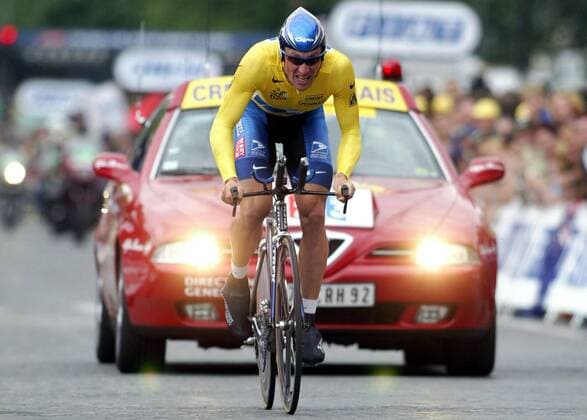 Lance Armstrong (USA US Postal) im gelben Trikot des Vorjahressiegers Radsport Herren Tour de France 2003, Straßenradsport, Rad, Straße, Prolog, Einzelzeitfahren, Zeitfahren Einzelbild Paris
