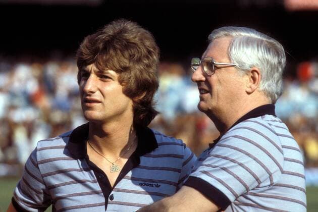 Frank Mill (li.) und Bundestrainer Jupp Derwall (beide BR Deutschland) Fußball Herren Nationalmannschaft 1982, Nationalteam, Gruppe Rio de Janeiro