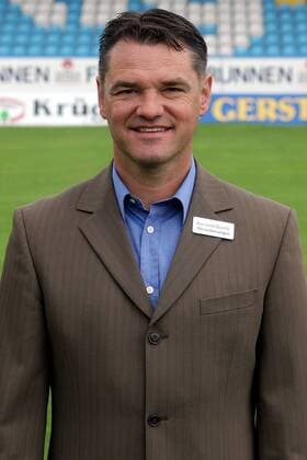 Trainer Eugen Hach (Fürth) Fußball 2. BL Herren Saison 2003 2004, SpVgg Greuther Fürth, Vorstellung, Präsentation, Pressetermin, Porträttermin, Vdig Porträt Fürth