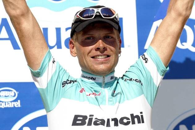 Jan Ullrich (Deutschland Bianchi) bejubelt seinen Erfolg Radsport Herren Tour de France 2003, Straßenradsport, Straße, Rad, Einzelzeitfahren, Zeitfahren Porträt 12. Etappe Gaillac - Cap Decouverte Freude,