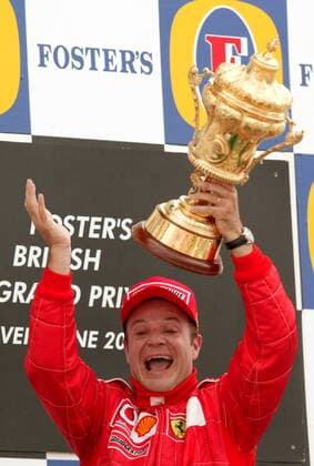 Rubens Barrichello (Brasilien Ferrari) feiert seinen Sieg Motorsport Grand Prix Herren Großer Preis von England 2003, Formel 1 Weltmeisterschaft, F1, F, GP, WM, Vdig Einzelbild Silverstone Begeisterung, Freude,