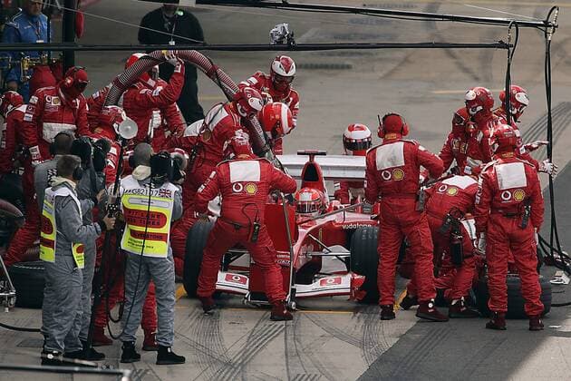 Michael Schumacher (Deutschland Ferrari) - Boxenstopp Motorsport Grand Prix Herren Großer Preis von England 2003, Formel 1 Weltmeisterschaft, F1, F, GP, WM, Totale Silverstone