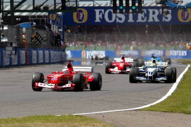 Rubens Barrichello (Brasilien Ferrari) vor Ralf Schumacher (Deutschland BMW-Williams) Motorsport Grand Prix Herren Großer Preis von England 2003, Formel 1 Weltmeisterschaft, F1, F, GP, WM, Gruppe Silverstone