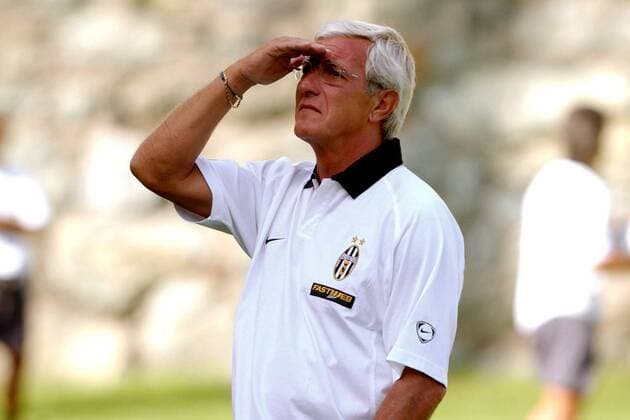 Trainer Marcello Lippi (Juve) hält Ausschau Fußball Herren Serie A 2003 2004, 1. Italienische Liga, Saisonvorbereitung, Training, Juventus Turin, Vdig, Einzelbild Turin