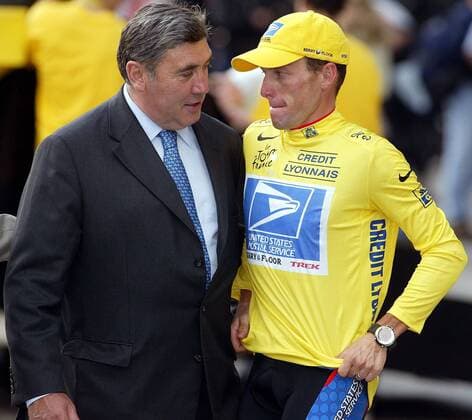 Eddy Merckx (Belgien, li.) und Lance Armstrong (USA US Postal Service) - zwei der großen, 5-maligen Toursieger im vertrauten Gespräch Radsport Herren Tour de France 2003, Straßenradsport, Straße, Rad Gruppe 20. Etappe: Ville d Avray - Paris Champs Elysees