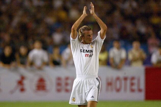 David Beckham (Real) bedankt sich bei den Anhängern Fußball Herren Saisonvorbereitung 2003 2004, Primera Division, 1. Spanische Liga, CF Real Madrid, Test, Testspiel Einzelbild Peking