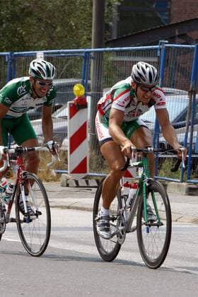 Die Ausreißer Roberto Lochowski (Deutschland Wiesenhof, re.) und Stephane Auge (Frankreich Credit Agricole) Radsport Herren HEW Cyclassics 2003, Straßenradsport, Straße, Rad, Gruppe Hamburg