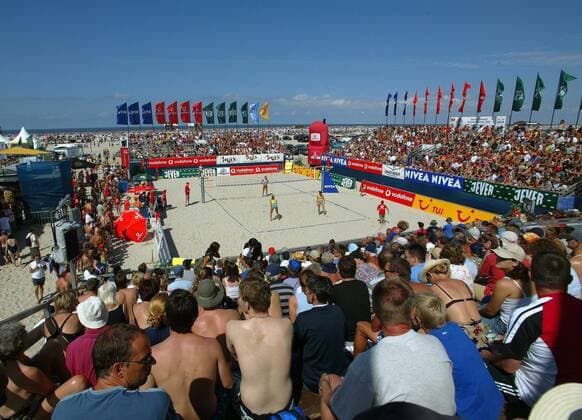 Blick in das Beachvolleyball-Stadion bei den Vodafone Masters 2003 in St. Peter Ording Beachvolleyball Damen Vodafone Masters 2003, Beach, Vdig Totale St. Peter Ording