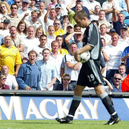 Lee Bowyer (Newcastle) wird nach seinem Weggang von den Leeds-Fans als Abtrünniger verhöhnt Fußball Herren English Premier League 2003 2004, 1. Englische Liga, Leeds United - Newcastle United 2:2 Totale Leeds