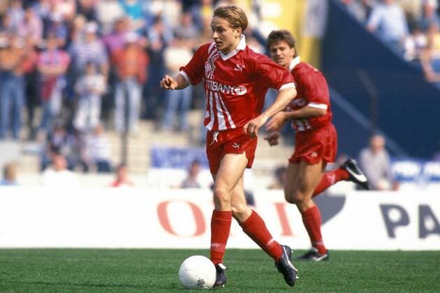 Horst Heldt (Köln) am Ball Fußball 1. BL Herren Saison 1991 1992, Duisburg - 1. FC Köln 1:3, Vdia Einzelbild Köln Dynamik,