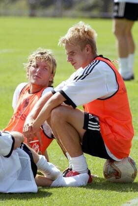 Tobias Rau (re.) und Benjamin Lauth (beide Deutschland) Fußball Herren Nationalmannschaftstraining 2003, Nationalmannschaft, Nationalteam, Training, Nationaltrikot, Gruppe Ruit bei Stuttgart