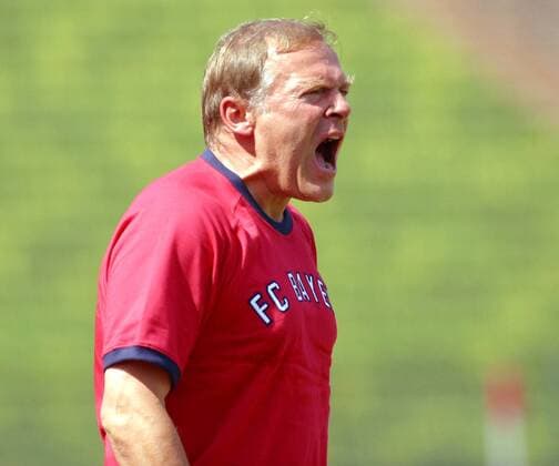 Trainer Herrmann Gerland (Bayern Amateure) gibt lautstark Anweisungen Fußball Herren Regionalliga Süd 2003 2004, 3. Liga, FC Bayern München (A), Amat., Einzelbild München