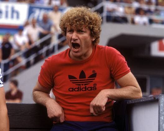 Trainer Uwe Klimaschefski (Saarbrücken) mit lautstarken Anweisungen Fußball 1. BL Herren Saison 1985 1986, 1. FC Saarbrücken, Vdia Einzelbild Saarbrücken Spannung, Wut, Ungeduld