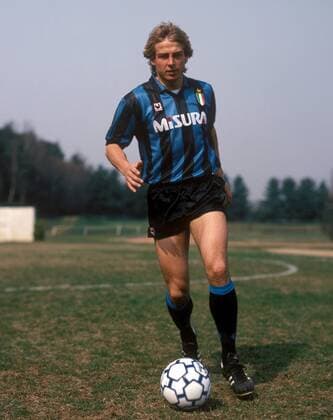 Jürgen Klinsmann (Inter) am Ball Fußball Herren Serie A 1989 1990, 1. Italienische Liga, Internazionale Mailand, Mfdia Einzelbild Mailand