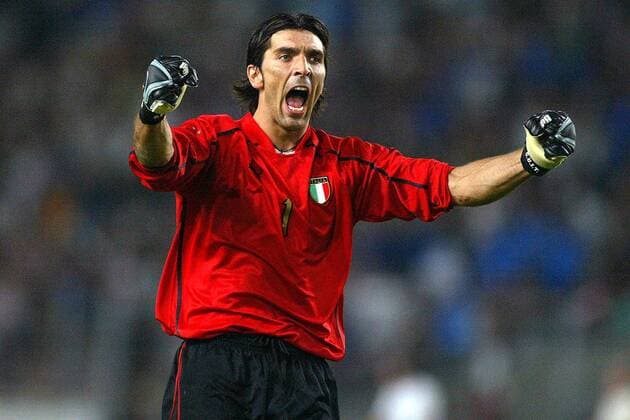 Torwart Gianluigi Buffon (Italien) jubelt Fußball Länderspiel Herren Länderspiel 2003, Nationalmannschaft, Nationalteam, Test, Testspiel, Freundschaftsspiel Einzelbild Stuttgart Freude,
