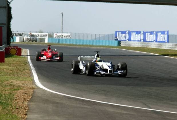 Ralf Schumacher (BMW-Williams) vor seinem Bruder Michael (Ferrari beide Deutschland) Motorsport Grand Prix Herren Großer Preis von Ungarn 2003, Formel 1 Weltmeisterschaft, F1, F, GP, WM Gruppe Hungaroring Budapest