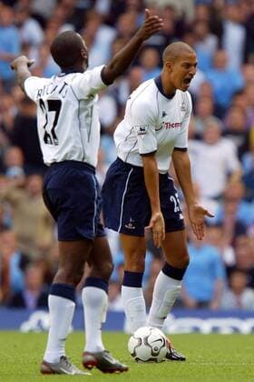 Bobby Zamora (re.) und Rohan Ricketts (beide Spurs) sind frustriert Fußball Herren English Premier League 2003 2004, 1. Englische Liga, Tottenham Hotspurs, Hotspur, Vdig, Gruppe London Wut,