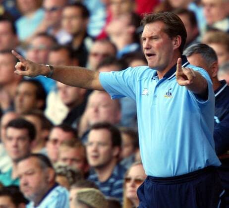 Trainer Glenn Hoddle (Spurs) dirigiert seine Mannen in alle Richtungen Fußball Herren English Premier League 2003 2004, 1. Englische Liga, Tottenham Hotspurs, Hotspur, Vdig, Einzelbild London