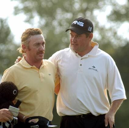 Miguel Angel Jimenez (Spanien, li.) gratuliert Lee Westwood (England) zum Sieg Golf Herren BMW International Open 2003, PGA European Tour, TPC of Europe, Golfen Gruppe Golfclub Eichenried-Nord München
