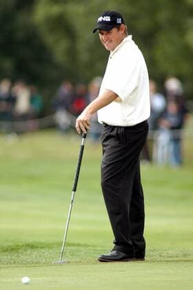 Lee Westwood (England) kann über einen vergebenen Put lachen Golf Herren BMW International Open 2003, PGA European Tour, TPC of Europe, Golfen Einzelbild Golfclub Eichenried-Nord München