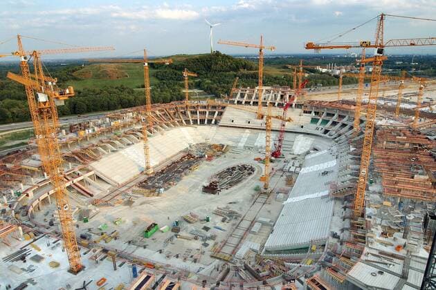 Die Baustelle Allianz-Arena in der Übersicht Fußball 1. BL Herren Saison 2003 2004, FC Bayern München, TSV 1860 München, Stadionneubau, Neubau, Bau, Rohbau, Vdig Totale AllianzArena München-Fröttmaning