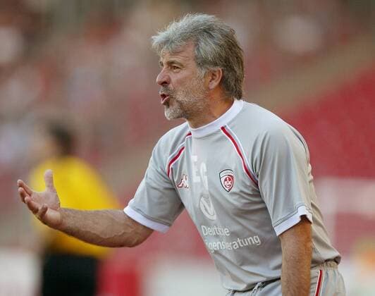 Trainer Erik Gerets (Lautern) unzufrieden Fußball 1. BL Herren Saison 2003 2004, Stuttgart - 1. FC Kaiserslautern 2:0, Vdig Einzelbild Stuttgart