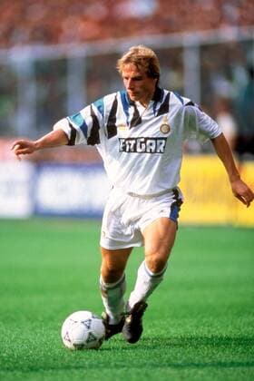 Jürgen Klinsmann (Inter) am Ball Fußball Herren Serie A 1991 1992, 1. Italienische Liga, Genua - FC Internazionale Mailand 4:0 Einzelbild Genua Dynamik,