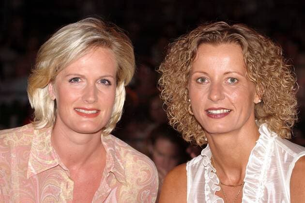 Kristin Otto (li.) und Kornelia Ender-Grummt (beide Deutschland), zwei ehemalige DDR-Weltklasseschwimmerinnen Schwimmen Damen Schwimmsport 2003, Vdia Gruppe