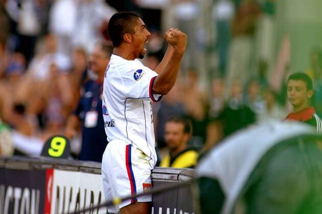 Giovane Elber (Lyon) kann zum ersten Mal in der französischen Liga jubeln Fußball Herren Ligue Une 2003 2004, 1. Französische Liga, Olympique Lyonnais, OL, Vdig Einzelbild Lyon Freude, Begeisterung,  