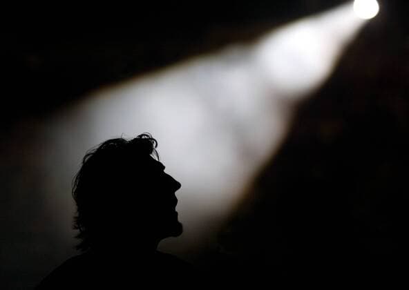 Silhouette von Dirk Nowitzki (Deutschland) Basketball Länderspiel Herren Supercup 2003, Super-Cup, Länderspiel, Nationalmannschaft, Nationalteam, Vdig Einzelbild Braunschweig