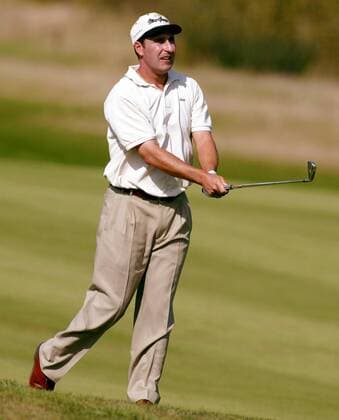 Jose Maria Olazabal (Spanien) schaut seinem Schlag hinterher Golf Herren Linde German Masters 2003, Golfen, PGA European Tour, TPC of Europe, Vdig Einzelbild Gut Lärchenhof Köln-Pulheim